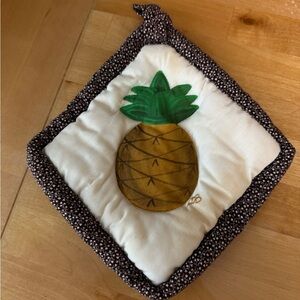 Hand-Painted Pineapple Pot Holder - Green & Gold
